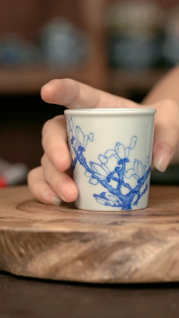 手绘手绘高温现代瓷 柴  玉兰花直口杯80C