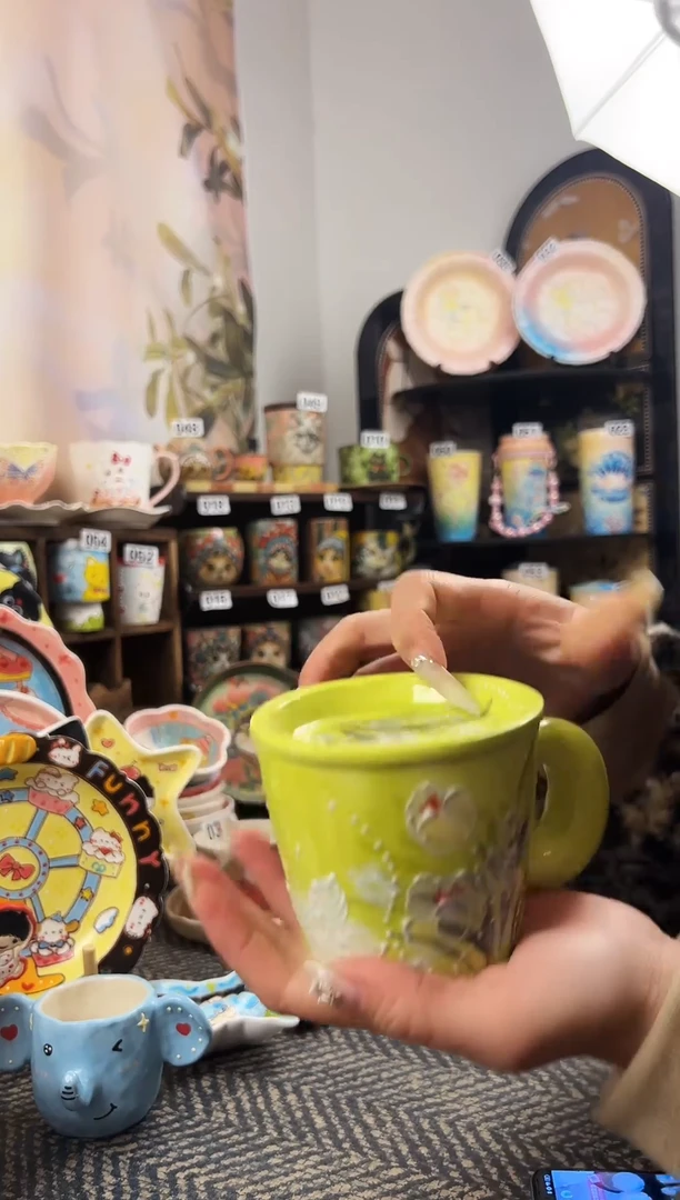 景德镇设计款手绘杯杯