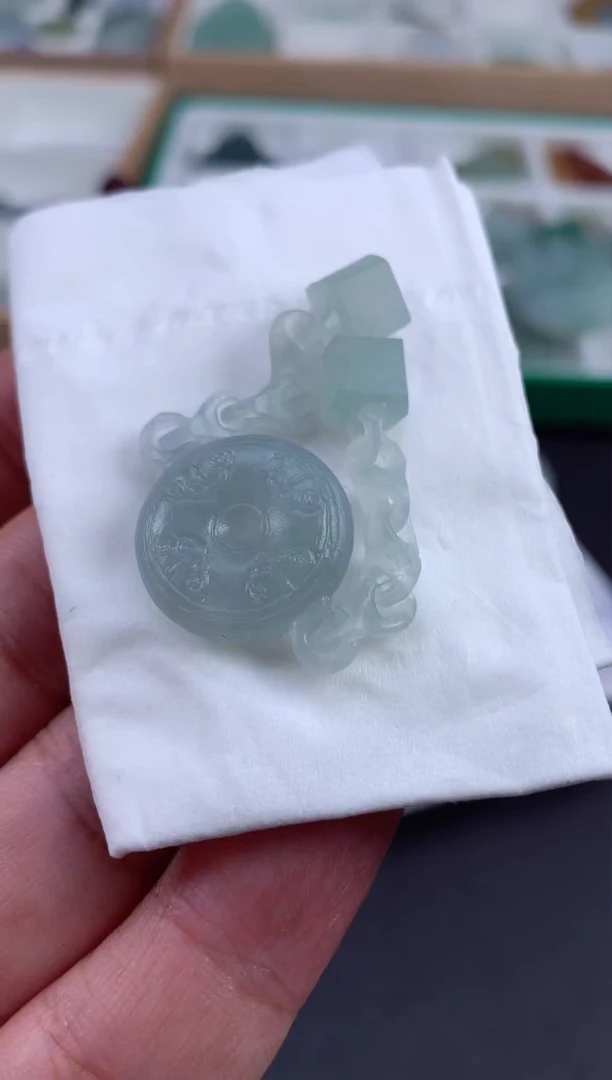 定制翡翠未镶嵌迷*浪翡翠