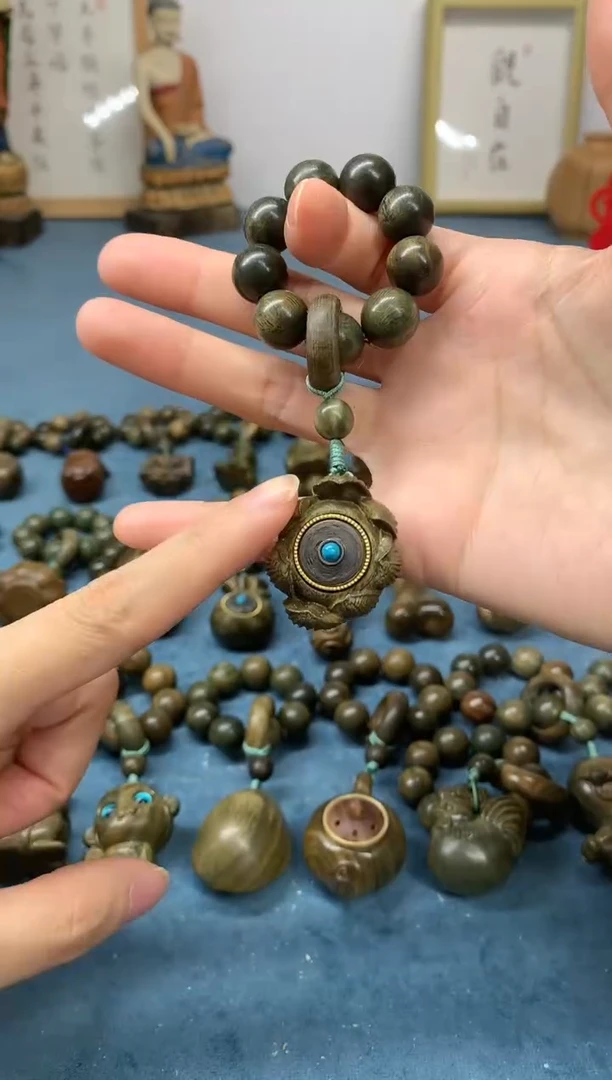 【闪购商品】维腊木（绿檀）把件好运连连 盘玩件