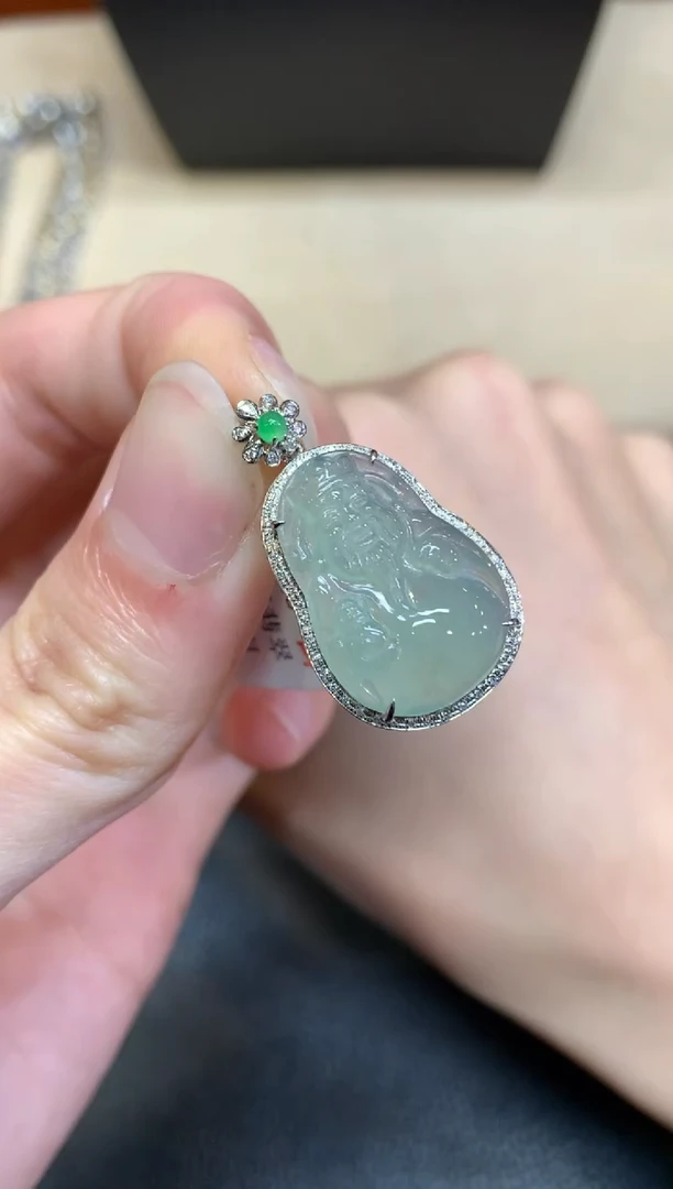 【闪购商品】翡翠颈饰18K金镶嵌【无鉴赏期】