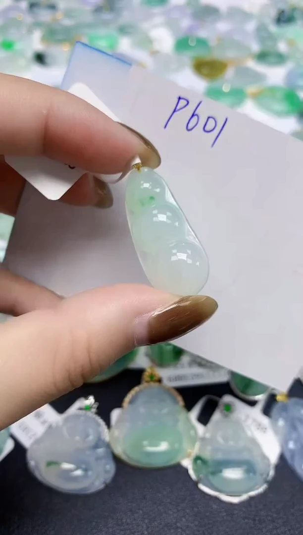 颈饰18K金镶嵌翡翠天然缅甸翡翠A货翡翠百元以上9元证书费自理