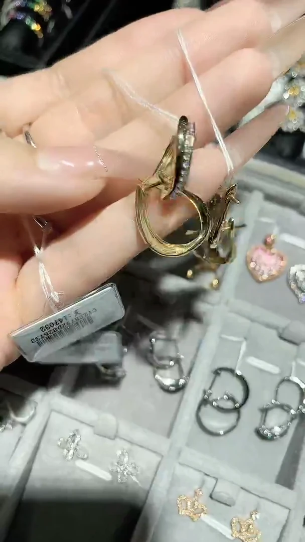 【闪购商品】钻石耳饰18K金镶嵌耳饰多样性发一