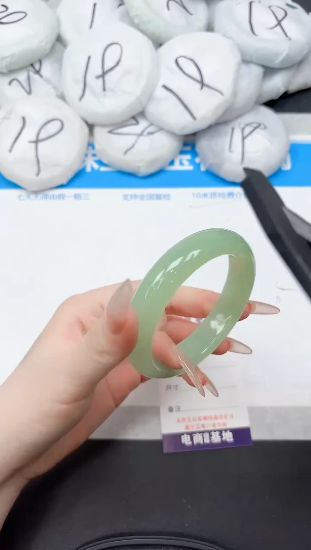 未镶嵌手镯石英质玉363-58