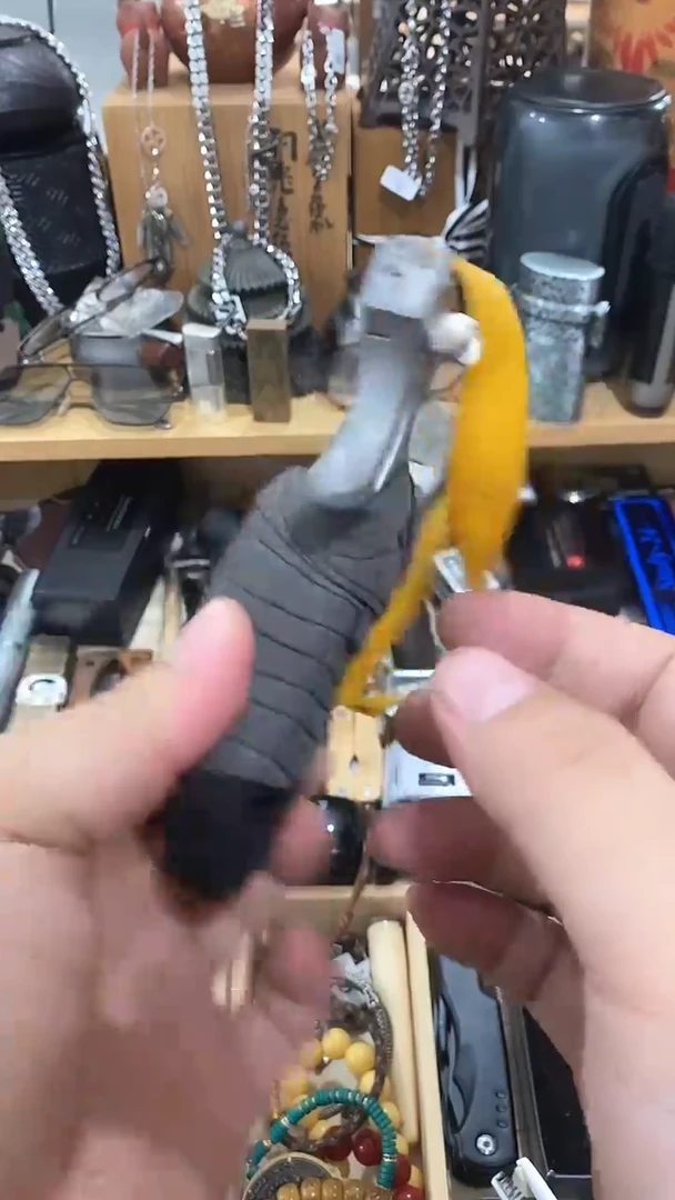 瓷片闪购商品  如图所示