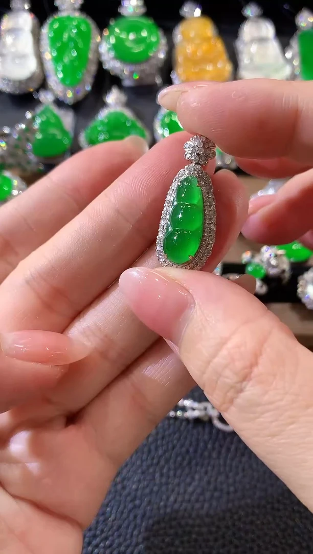 吊坠(不含链)18K金镶嵌翡翠C54