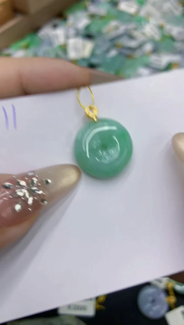 翡翠未镶嵌颈饰1111111111111111