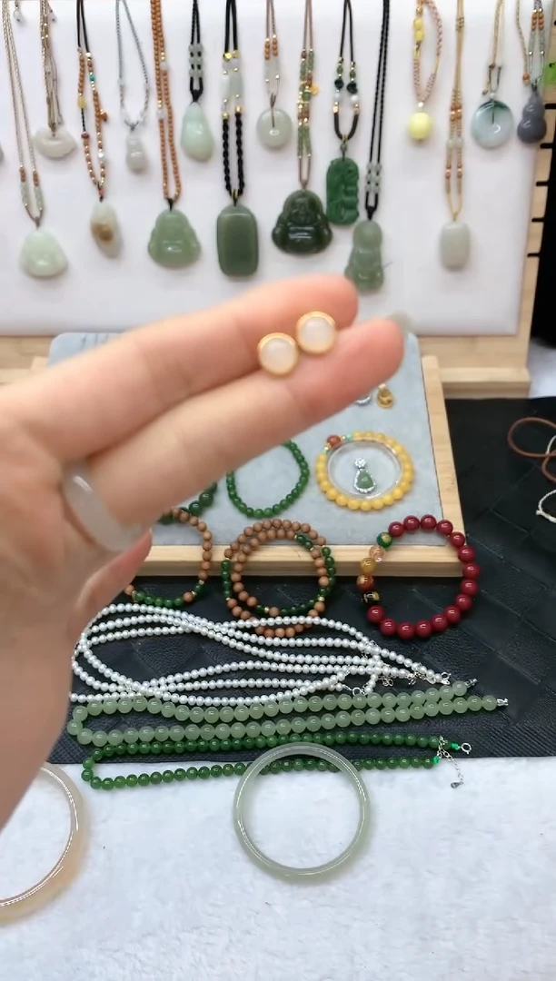 未镶嵌和田玉耳饰耳钉4