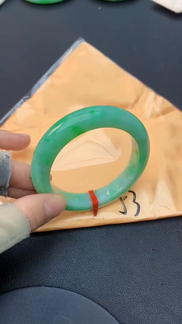 未镶嵌手镯翡翠0584388483