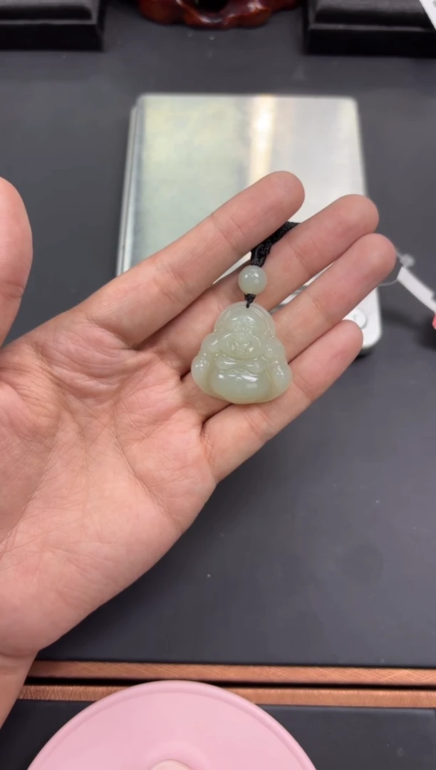 【闪购商品】和田玉吊坠(赠链)未镶嵌且末微色差近矿吊坠