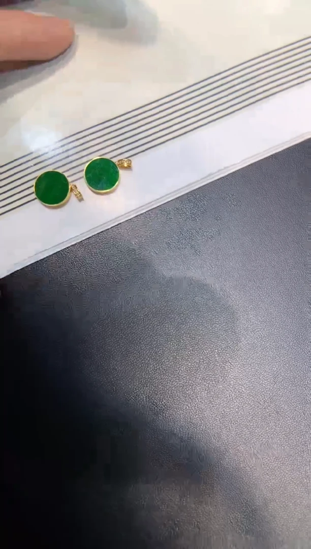 颈饰18K金镶嵌翡翠无事牌 多样性发一件