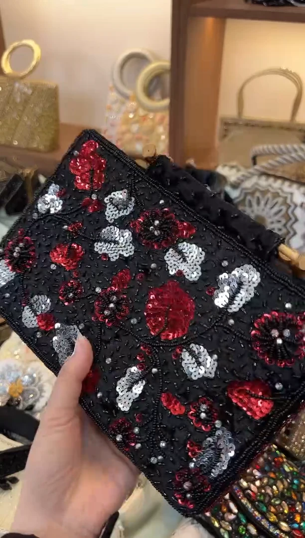 织物7百格汇手工串珠包