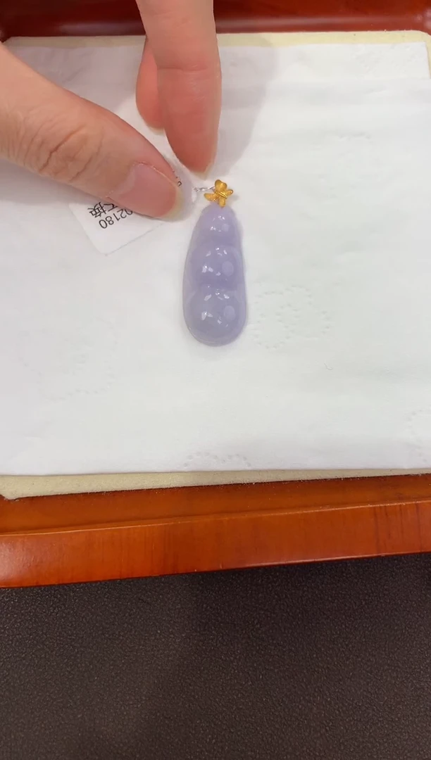 翡翠18K金镶嵌颈饰天然缅甸a货翡翠