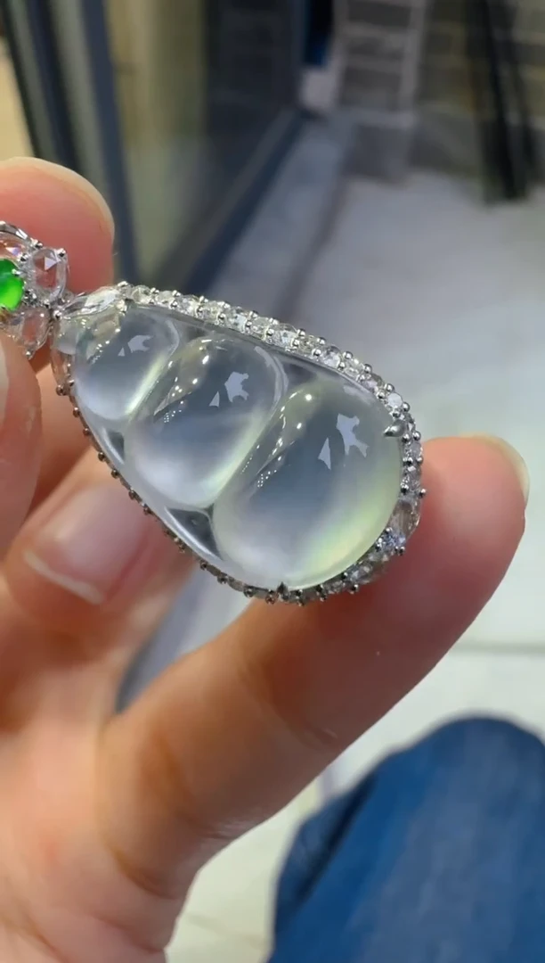 吊坠(不含链)18K金镶嵌翡翠金****链