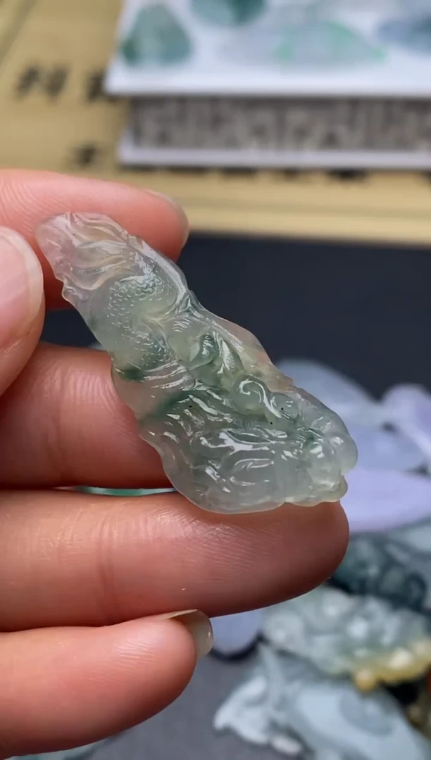 定制翡翠未镶嵌翡翠毛货多样性发其一