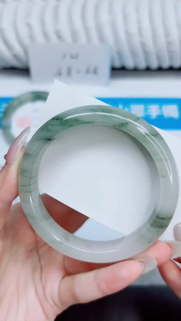 未镶嵌手镯石英质玉173/58.7