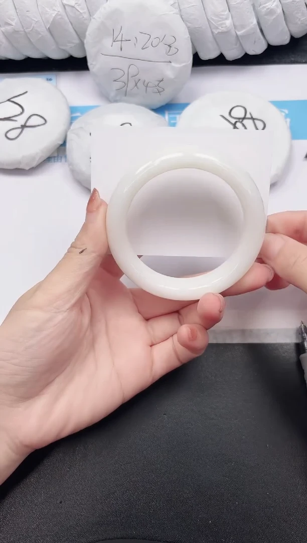 未镶嵌手镯和田玉46-60BK