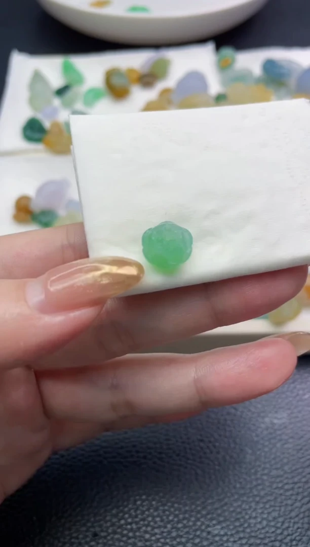 未镶嵌定制翡翠不*闻珠子