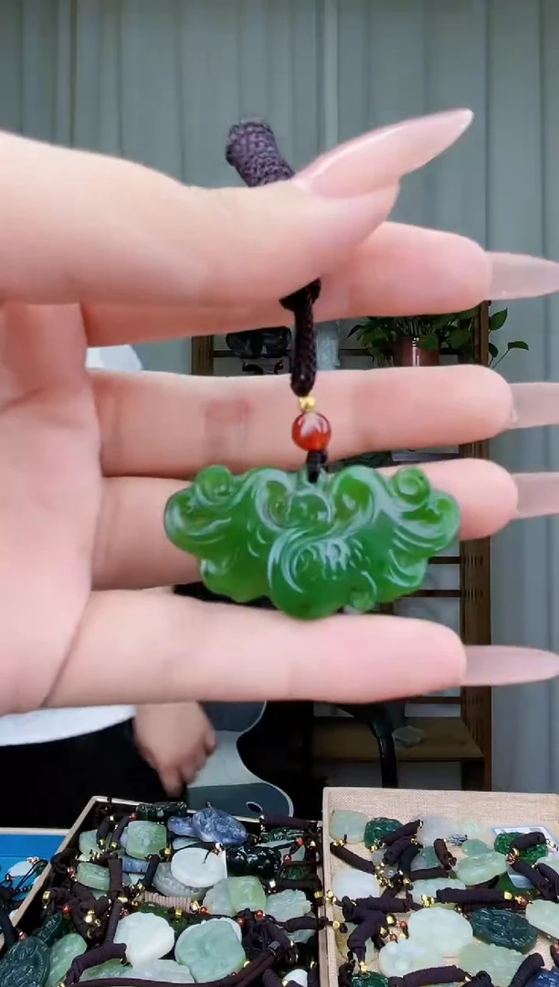 和田玉未镶嵌挂件拍一发一，多样性发货！