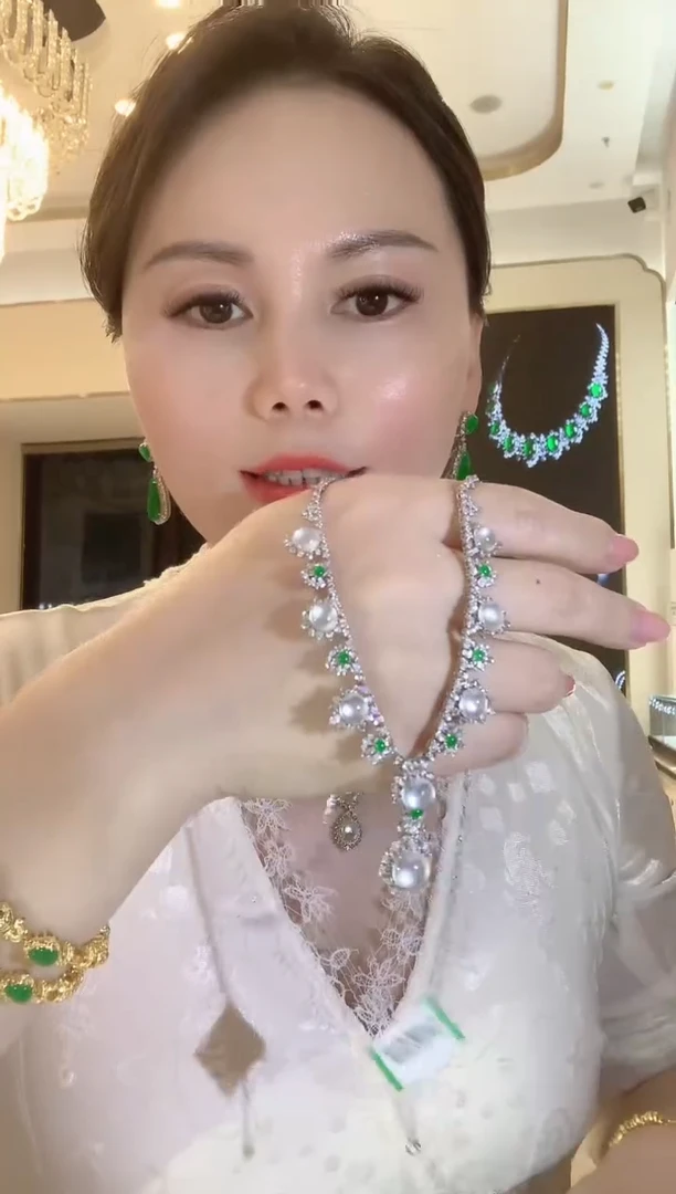 套链18K金镶嵌翡翠C50