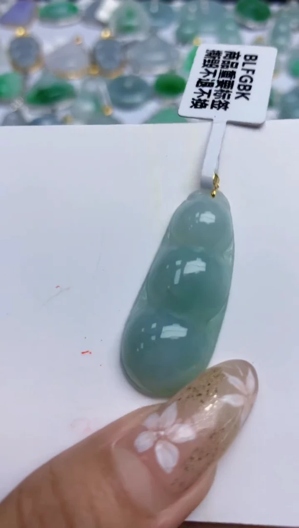 翡翠未镶嵌颈饰天然翡翠A货