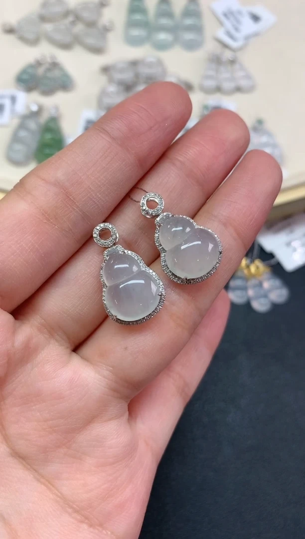 【闪购商品】翡翠吊坠(不含链)18K金镶嵌W16|1999|多样性发其一