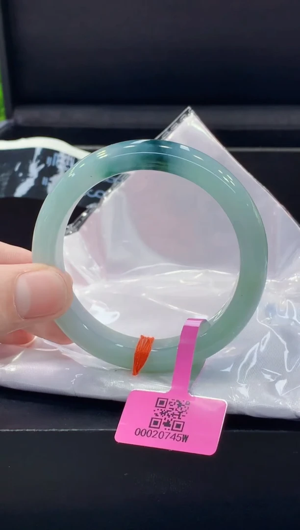 未镶嵌手镯翡翠翡翠手镯