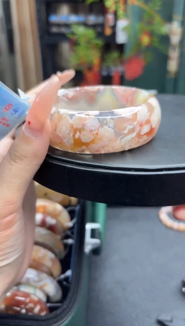 【闪购商品】石英质玉手镯未镶嵌732（61圈）