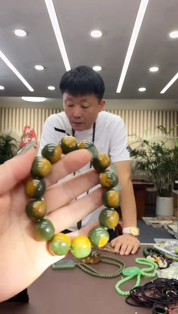 未镶嵌手链透闪石质玉手串