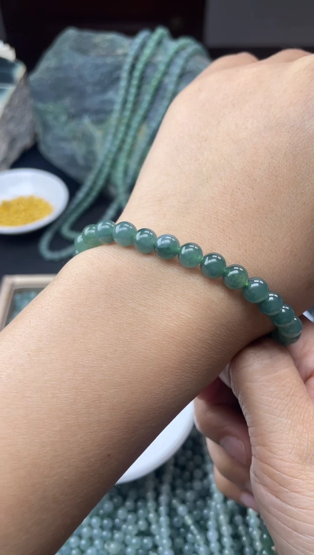 翡翠未镶嵌颈饰手串