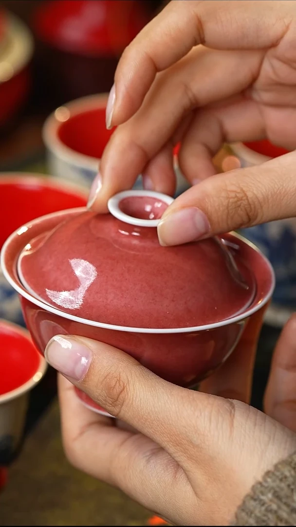 景德镇高温纯手工豇豆红宝宝盖碗