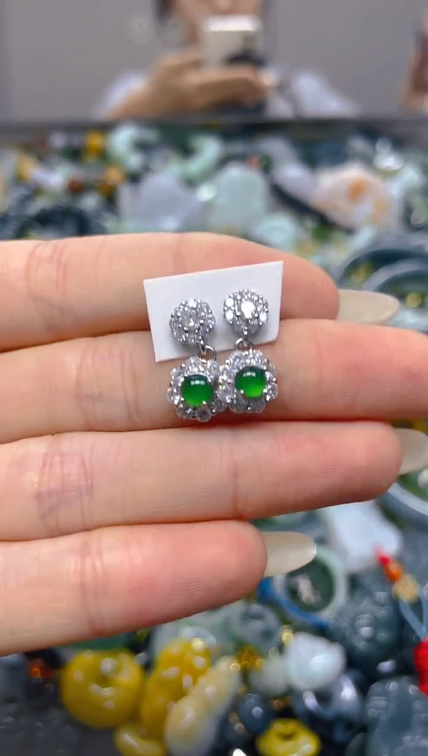 颈饰未镶嵌翡翠/ N /翡翠A货，一件也是批发价