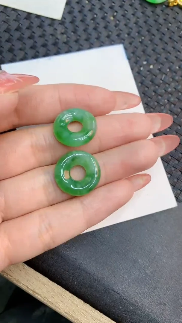 颈饰未镶嵌翡翠多样性发其一