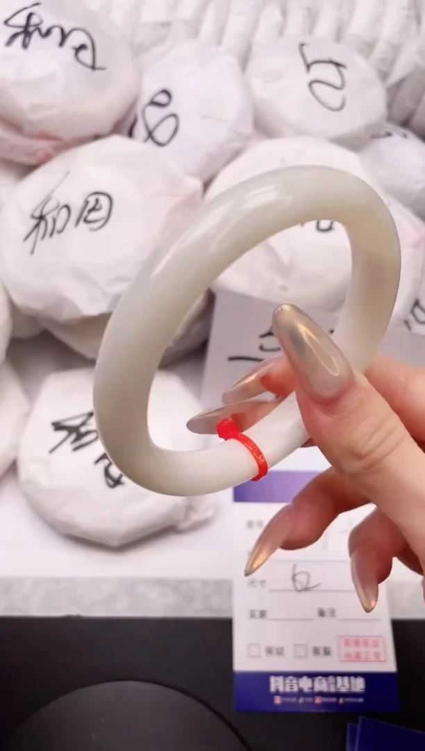 【闪购商品】和田玉手镯未镶嵌5K247-61