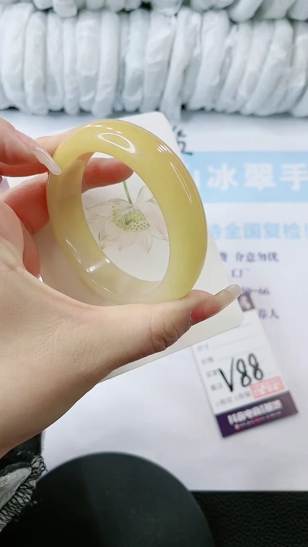 【闪购商品】石英质玉手镯未镶嵌 多样性发货V88