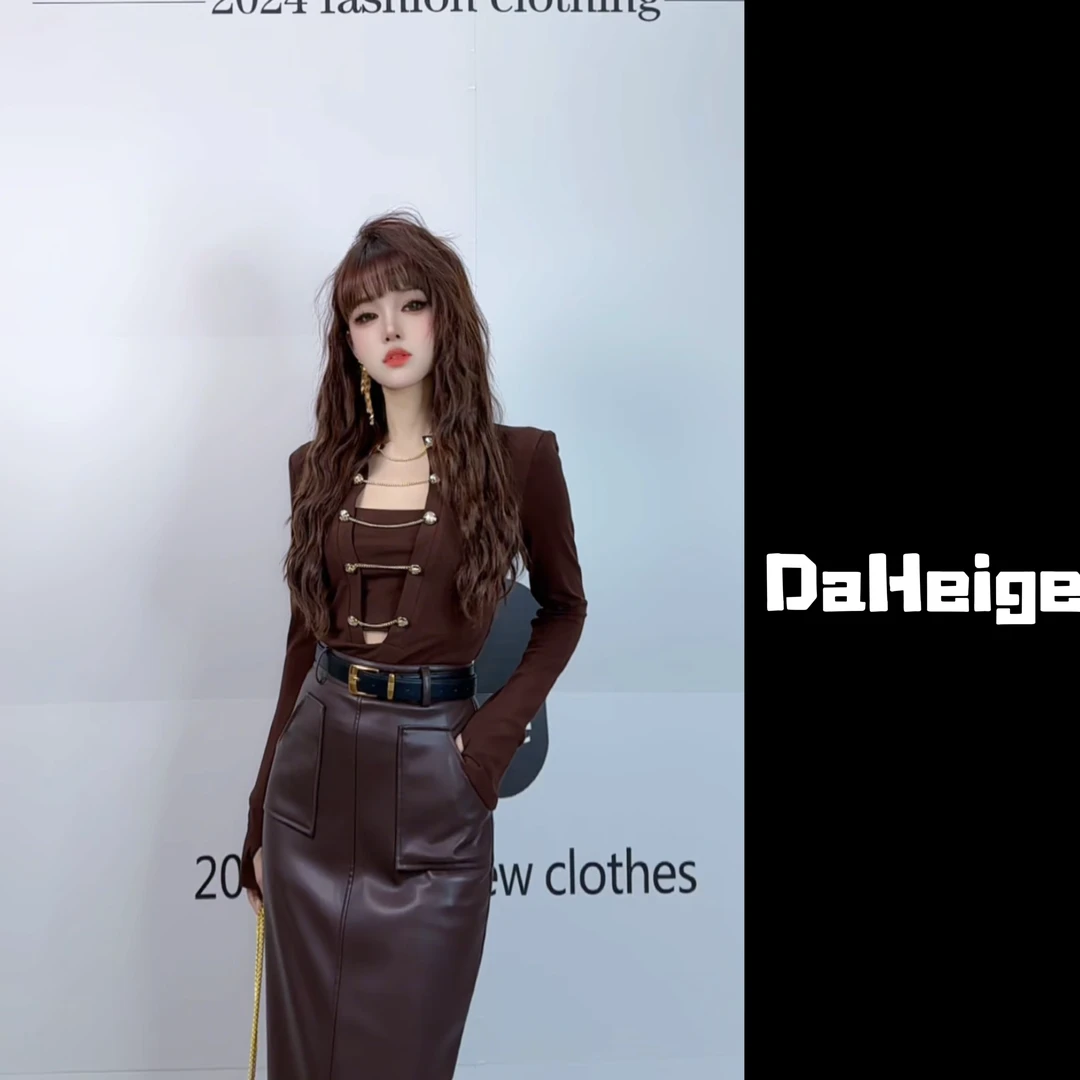 874#气质金属扣V领保暖长袖修身镂空设计感辣妹显瘦百搭上衣女