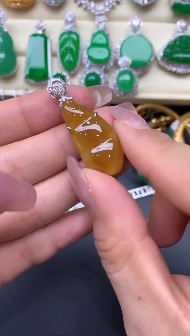 颈饰18K金镶嵌翡翠424-中国好珍宝