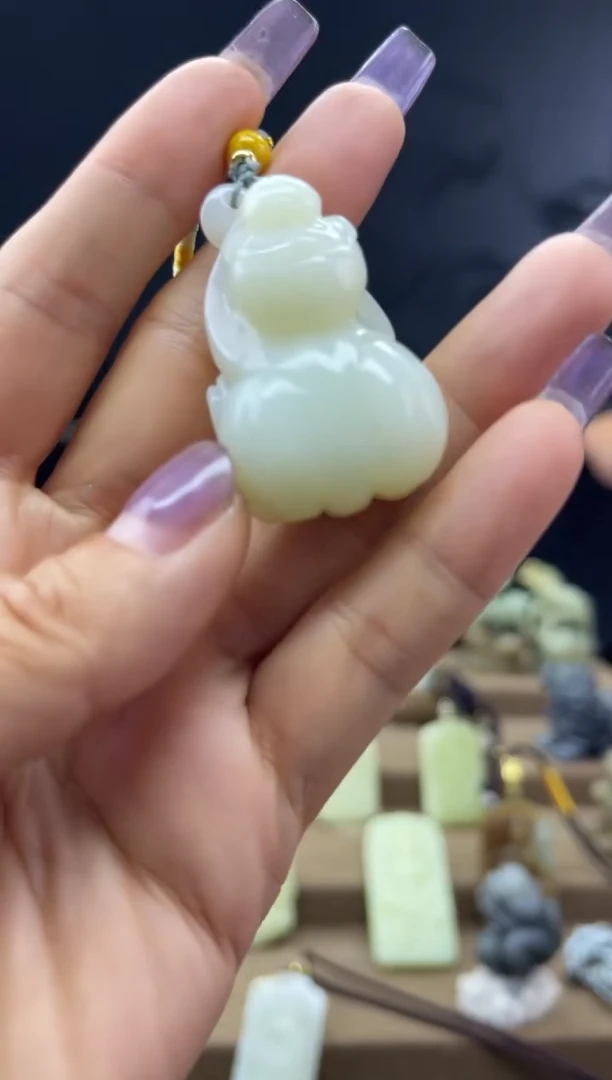 颈饰未镶嵌和田玉1