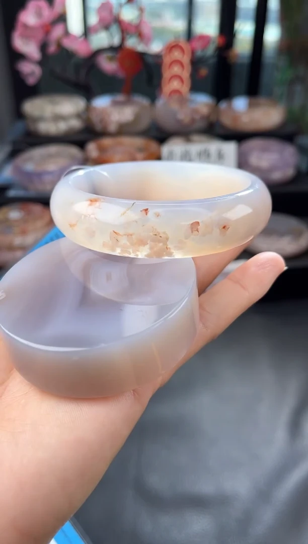 【闪购商品】石英质玉手镯未镶嵌64