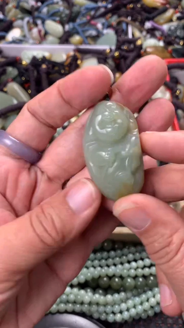 【闪购商品】和田玉颈饰未镶嵌多样性发货没有证书拍一发一有瑕