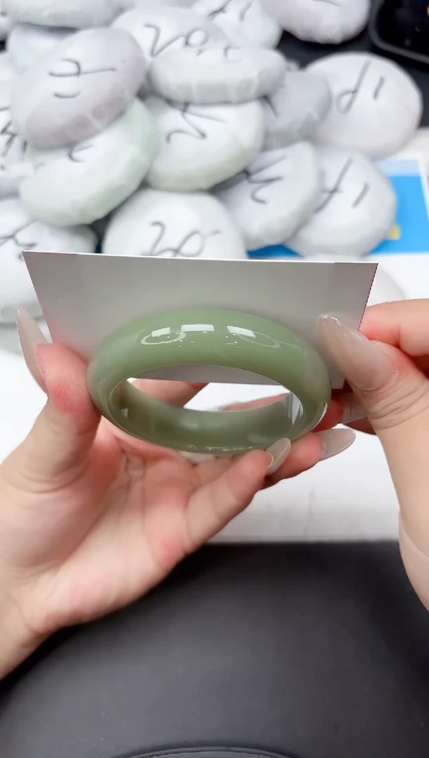 未镶嵌手镯石英质玉205-56.4