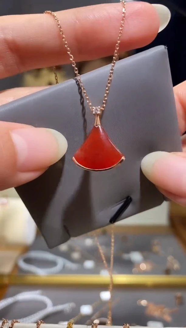 18K金镶嵌项链玛瑙/玉髓项链