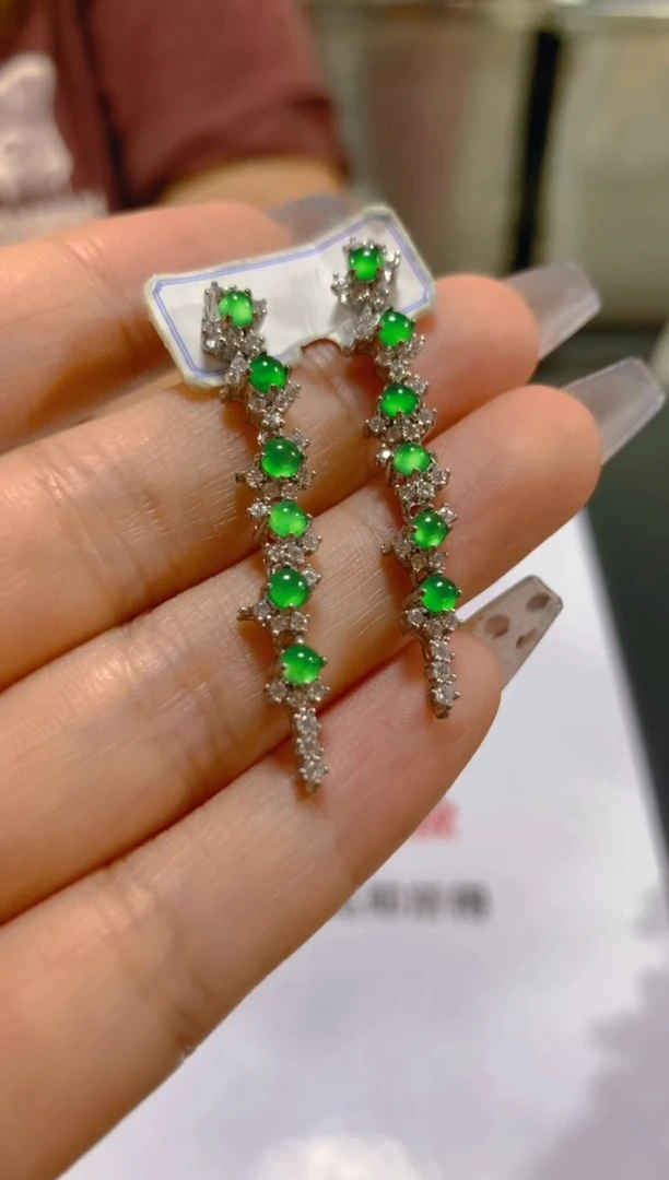 未镶嵌翡翠耳饰多样性发一