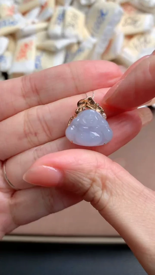 18K金镶嵌挂件翡翠一