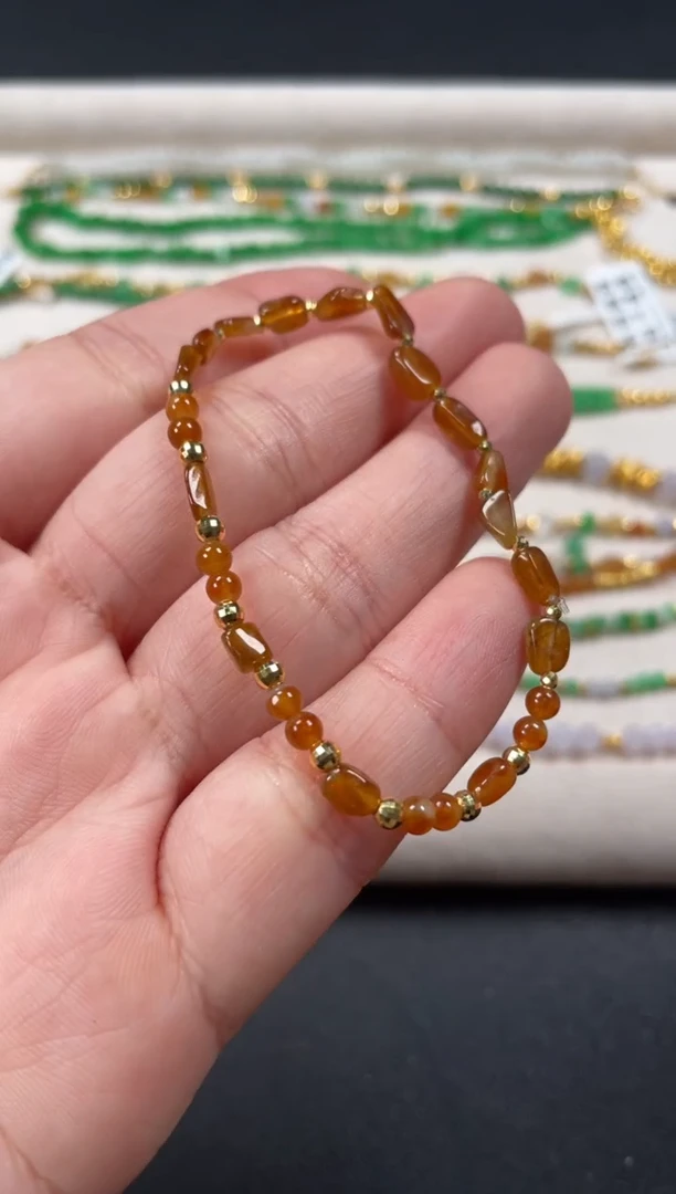 18K金镶嵌手串翡翠一条   P528