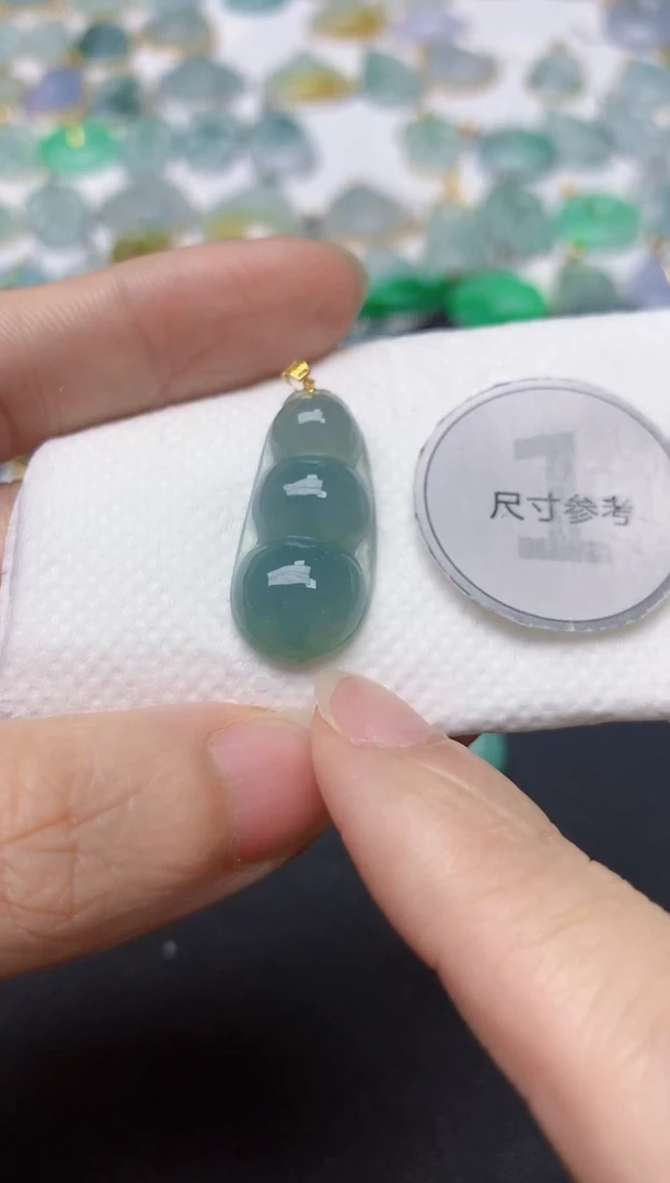 翡翠18K金镶嵌颈饰天然缅甸A货翡翠