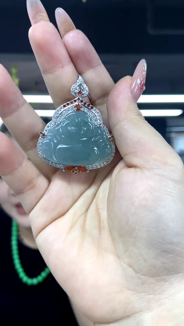 颈饰未镶嵌翡翠多样性发其一颜色微差