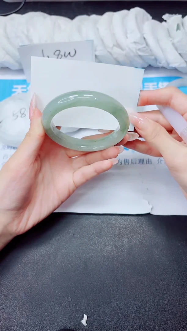 石英质玉手镯未镶嵌75/54.6