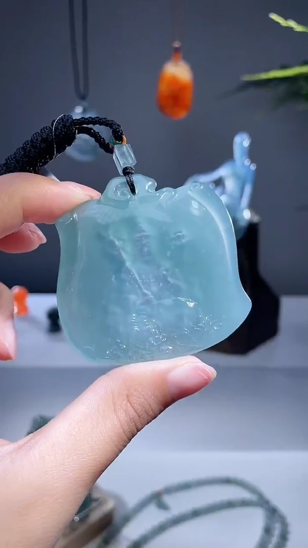 颈饰未镶嵌翡翠观音