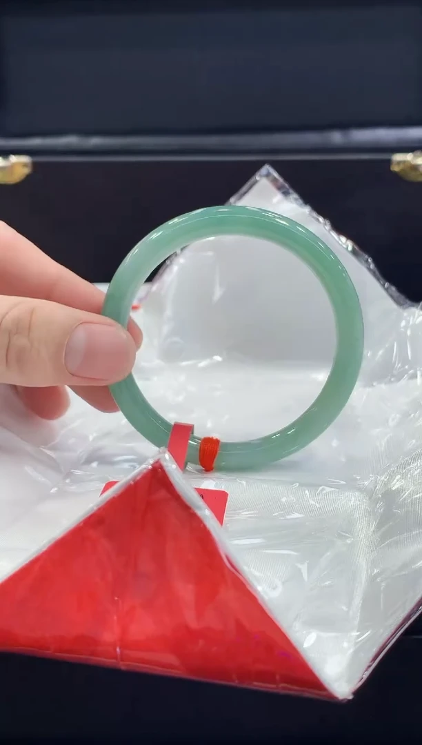 未镶嵌手镯翡翠翡翠手镯